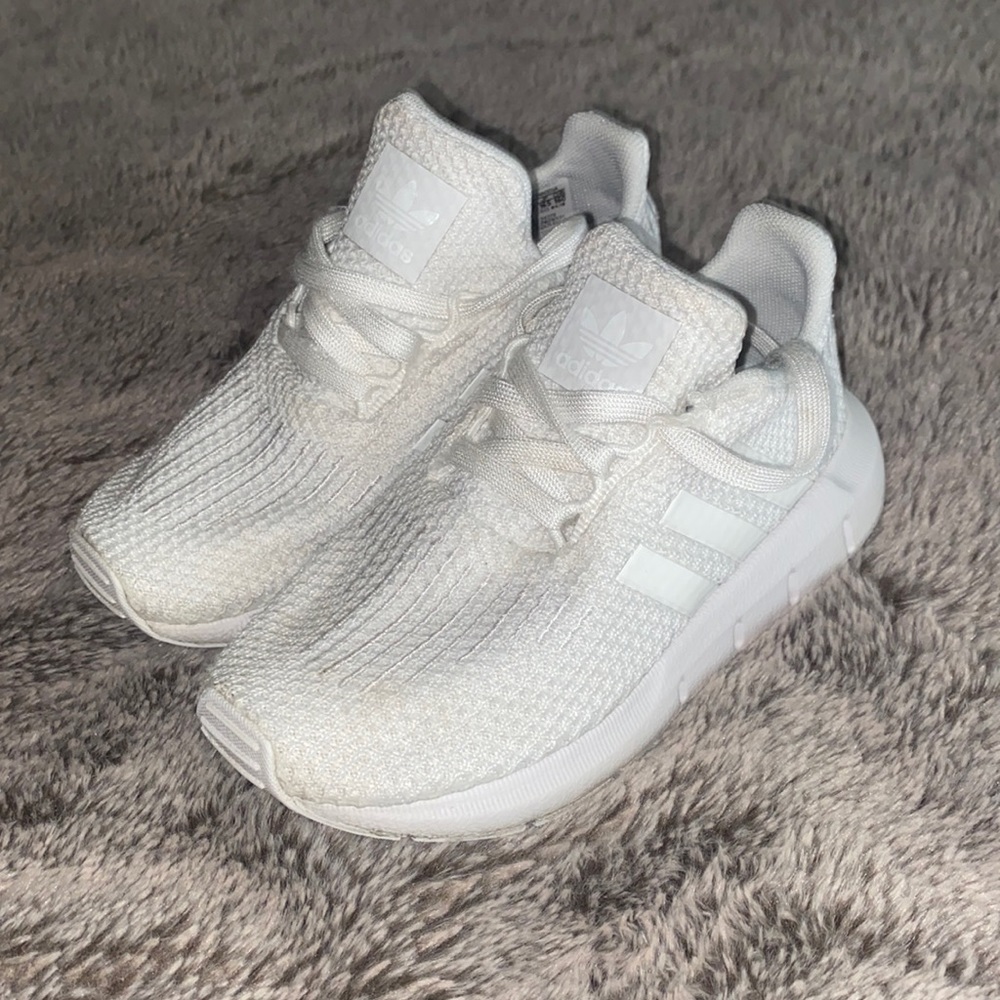 Adidas Tennis Shoes